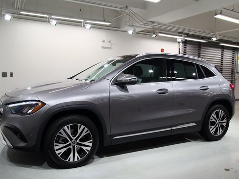 Used 2025 Mercedes-Benz GLA 250 4MATIC image 15