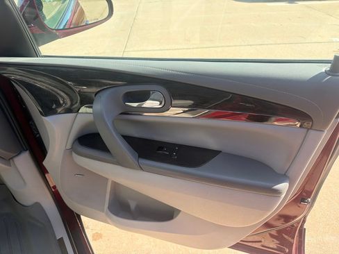Used 2017 Buick Enclave Leather FWD image 34