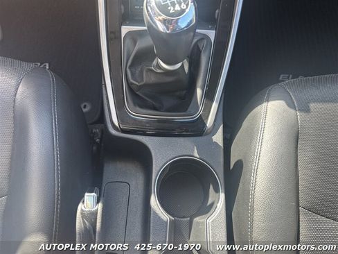 Used 2013 Hyundai Elantra SE image 28