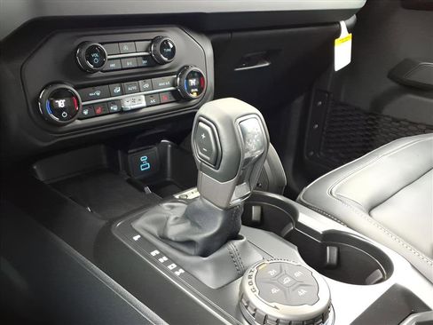 New 2025 Ford Bronco Badlands w/ Sasquatch Package image 13