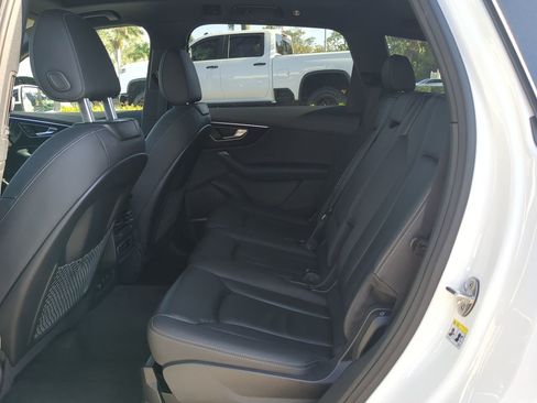 Used 2025 Audi Q7 3.0T Premium Plus image 14