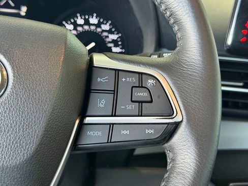 Certified 2021 Toyota Sienna XLE FWD image 27