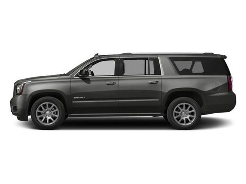 Used 2017 GMC Yukon XL Denali w/ Open Road Package AWD/4WD image 3