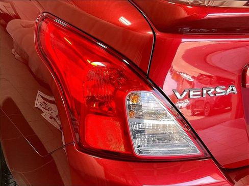 Used 2019 Nissan Versa S Plus FWD image 33