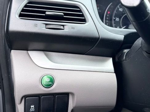 Used 2013 Honda CR-V LX image 17