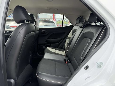 Certified 2023 Hyundai Venue Limited FWD image 13