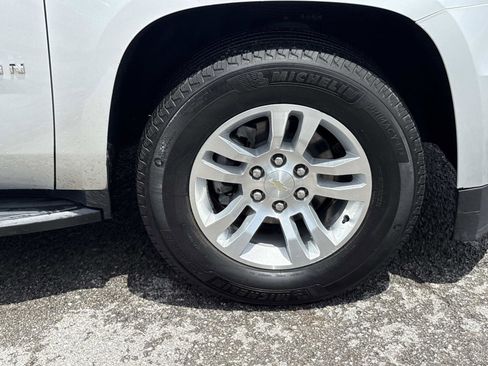 Used 2018 Chevrolet Suburban LT AWD/4WD image 10