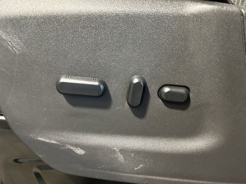 Used 2016 Ford Transit 150 XLT image 10