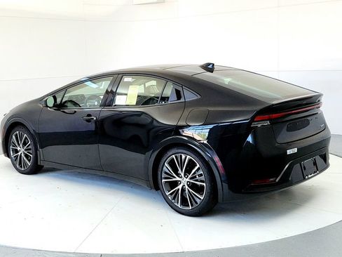 New 2026 Toyota Prius XLE FWD image 4