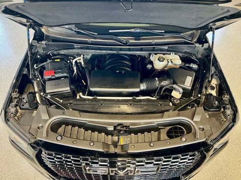 Used 2021 GMC Yukon Denali w/ Denali Premium Package image 30