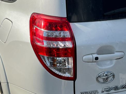 Used 2010 Toyota RAV4 Limited AWD/4WD image 20