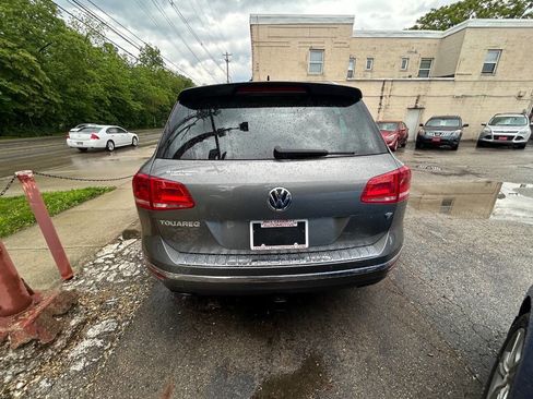 Used 2016 Volkswagen Touareg VR6 AWD/4WD image 11