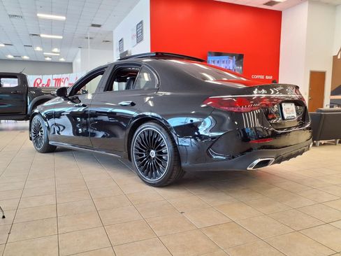Used 2024 Mercedes-Benz E 350 4MATIC Sedan image 5