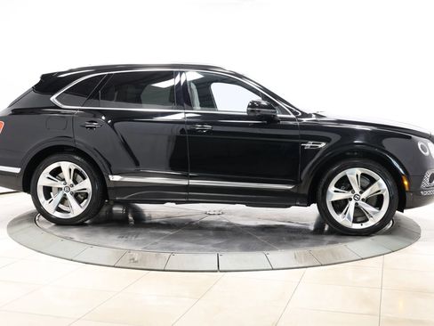 Used 2017 Bentley Bentayga AWD/4WD image 68