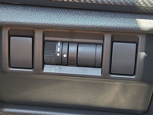 Certified 2024 Subaru Crosstrek 2.0i Premium image 18