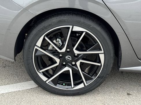 Certified 2025 Nissan Sentra SR w/ SR Premium Package image 38