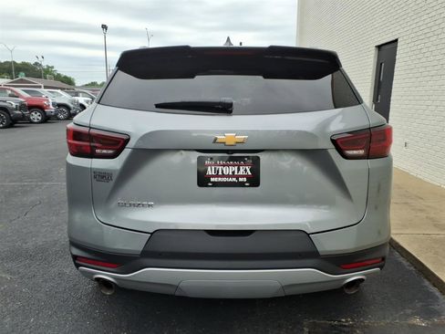 Used 2024 Chevrolet Blazer LT w/ Convenience Package FWD image 4