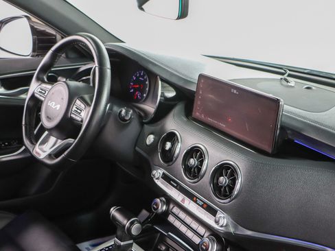 Used 2022 Kia Stinger GT1 RWD image 25