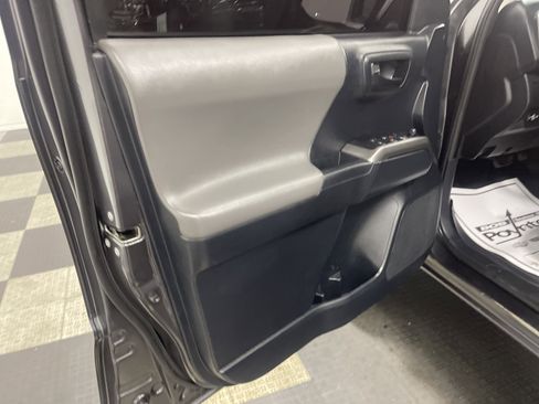 Used 2019 Toyota Tacoma SR5 image 10