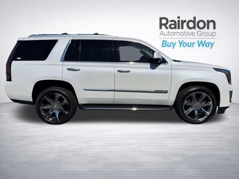 Used 2016 Cadillac Escalade Luxury AWD/4WD image 8