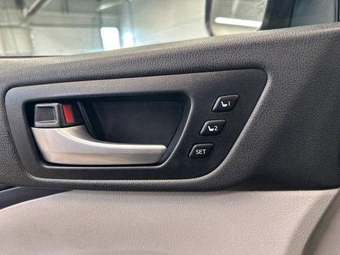 Used 2019 Toyota Highlander Limited Platinum w/ Carpet Mat Package (TMS) AWD/4WD image 22