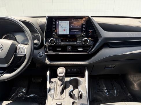 Used 2022 Toyota Highlander XSE AWD/4WD image 27
