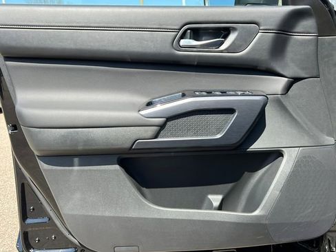 New 2026 Nissan Pathfinder SL AWD/4WD image 17