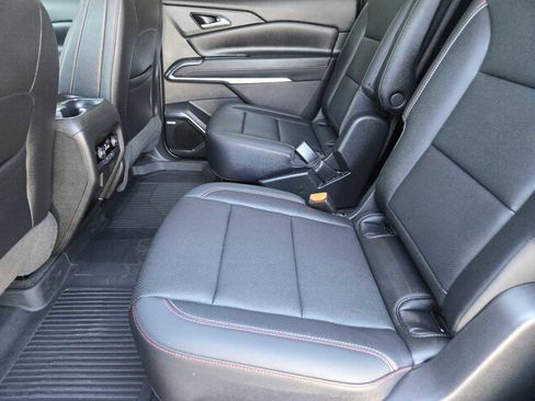 Certified 2025 Chevrolet Traverse Z71 w/ Enhanced Driving Package image 29