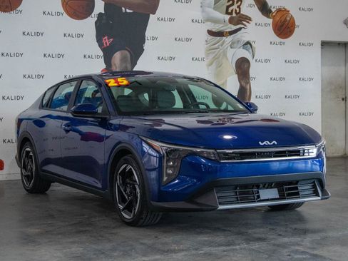 New 2025 Kia K4 EX image 18