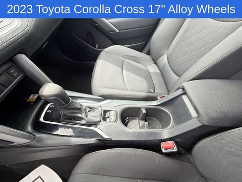 Used 2023 Toyota Corolla Cross LE AWD/4WD image 27