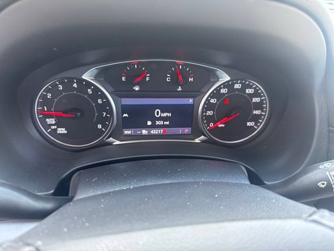 Used 2022 GMC Terrain SLT w/ Infotainment Package II FWD image 15