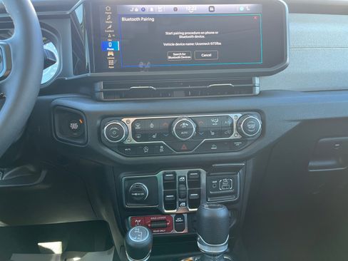 Used 2025 Jeep Gladiator Willys image 23