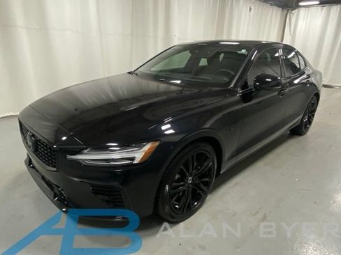 Used 2023 Volvo S60 T8 Ultimate AWD/4WD image 1