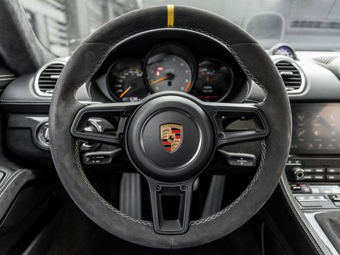 Used 2020 Porsche 718 Cayman GT4 RWD image 32