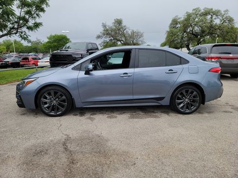 Used 2025 Toyota Corolla SE image 8