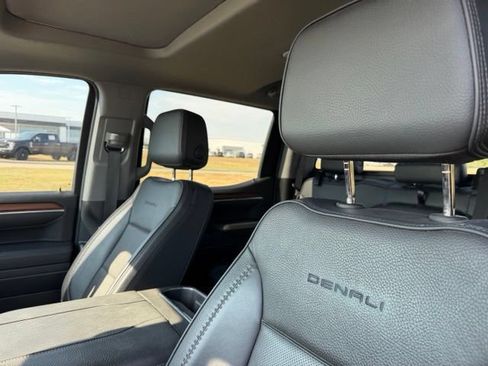Used 2025 GMC Sierra 1500 Denali w/ Denali Reserve Package AWD/4WD image 9