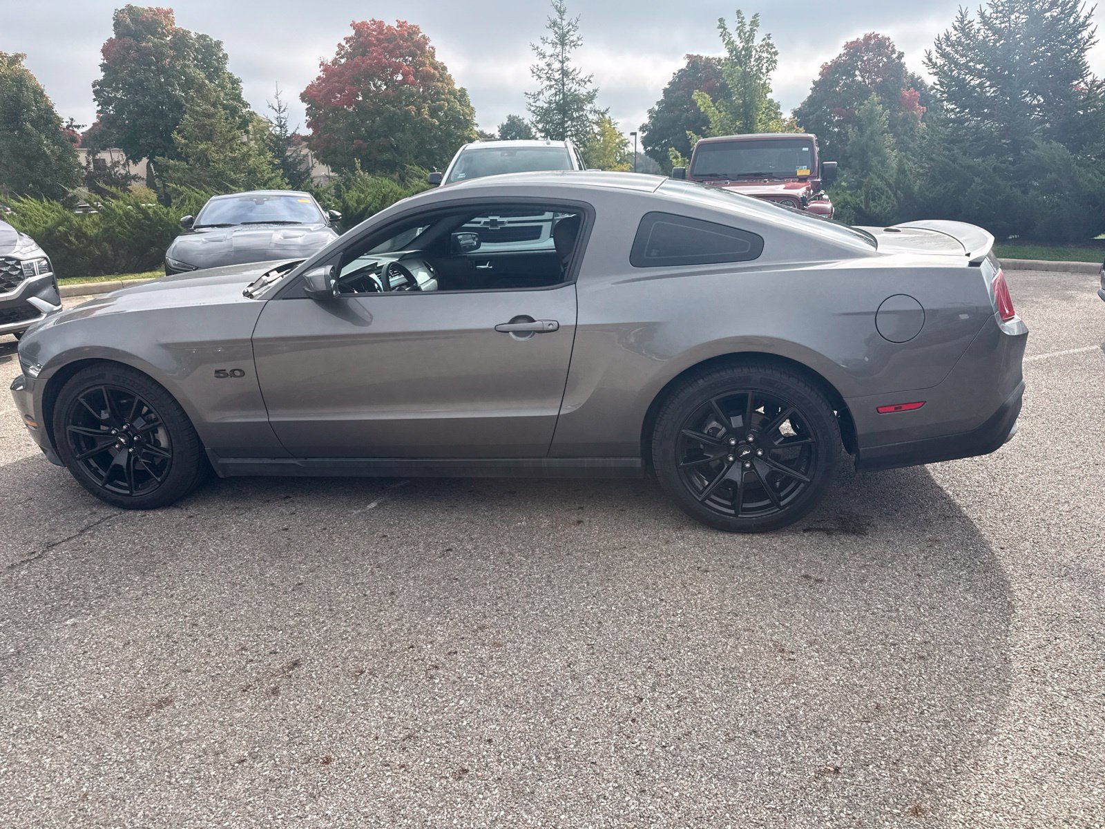Used 2011 Ford Mustang GT Premium RWD image 8