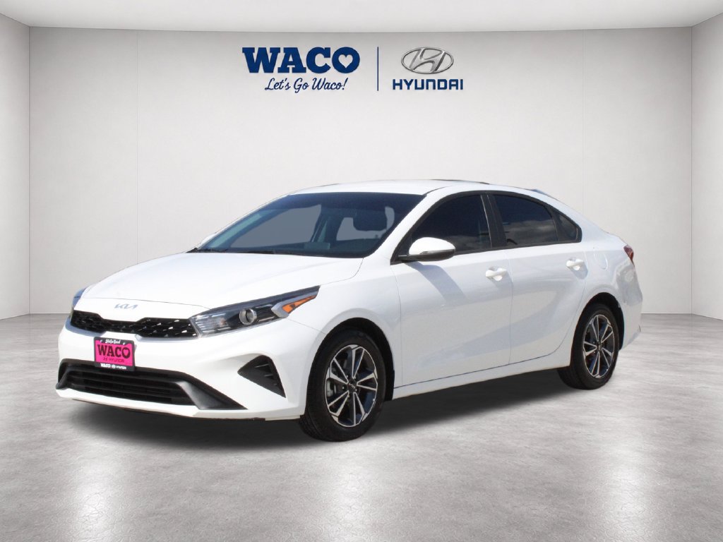 Used 2023 Kia Forte LXS w/ LXS Technology Package FWD image 3