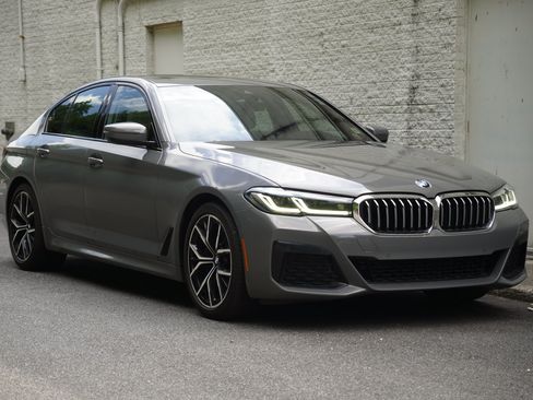 Used 2021 BMW 530i w/ M Sport Package RWD image 9