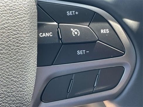 Used 2019 Jeep Cherokee Limited image 24