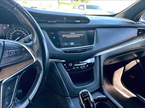 Used 2019 Cadillac XT5 Platinum AWD/4WD image 9