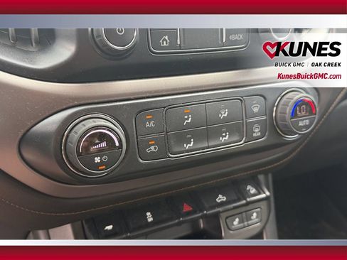 Used 2022 GMC Canyon AT4 AWD/4WD image 28