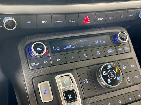 Used 2023 Hyundai Palisade Limited AWD/4WD image 16