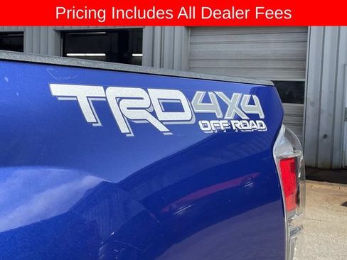 Used 2022 Toyota Tacoma TRD Off-Road AWD/4WD image 5