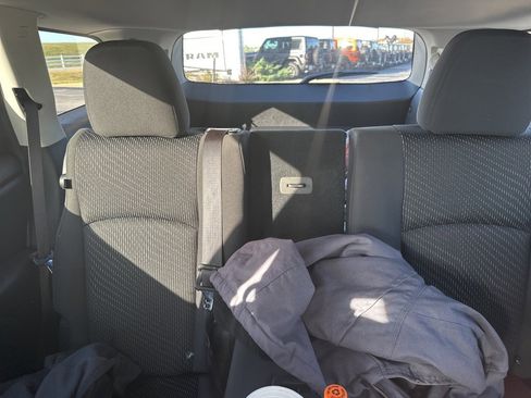 Used 2018 Dodge Journey SXT image 16