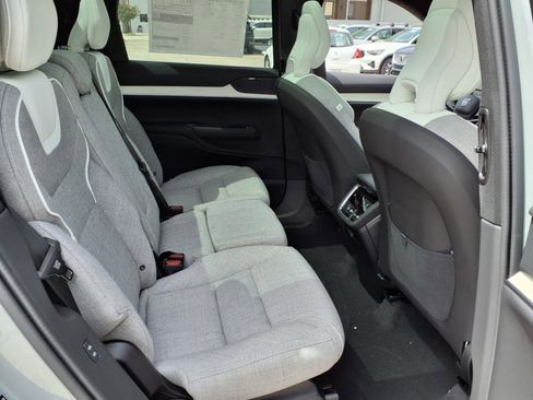 Used 2025 Volvo EX90 Ultra image 10