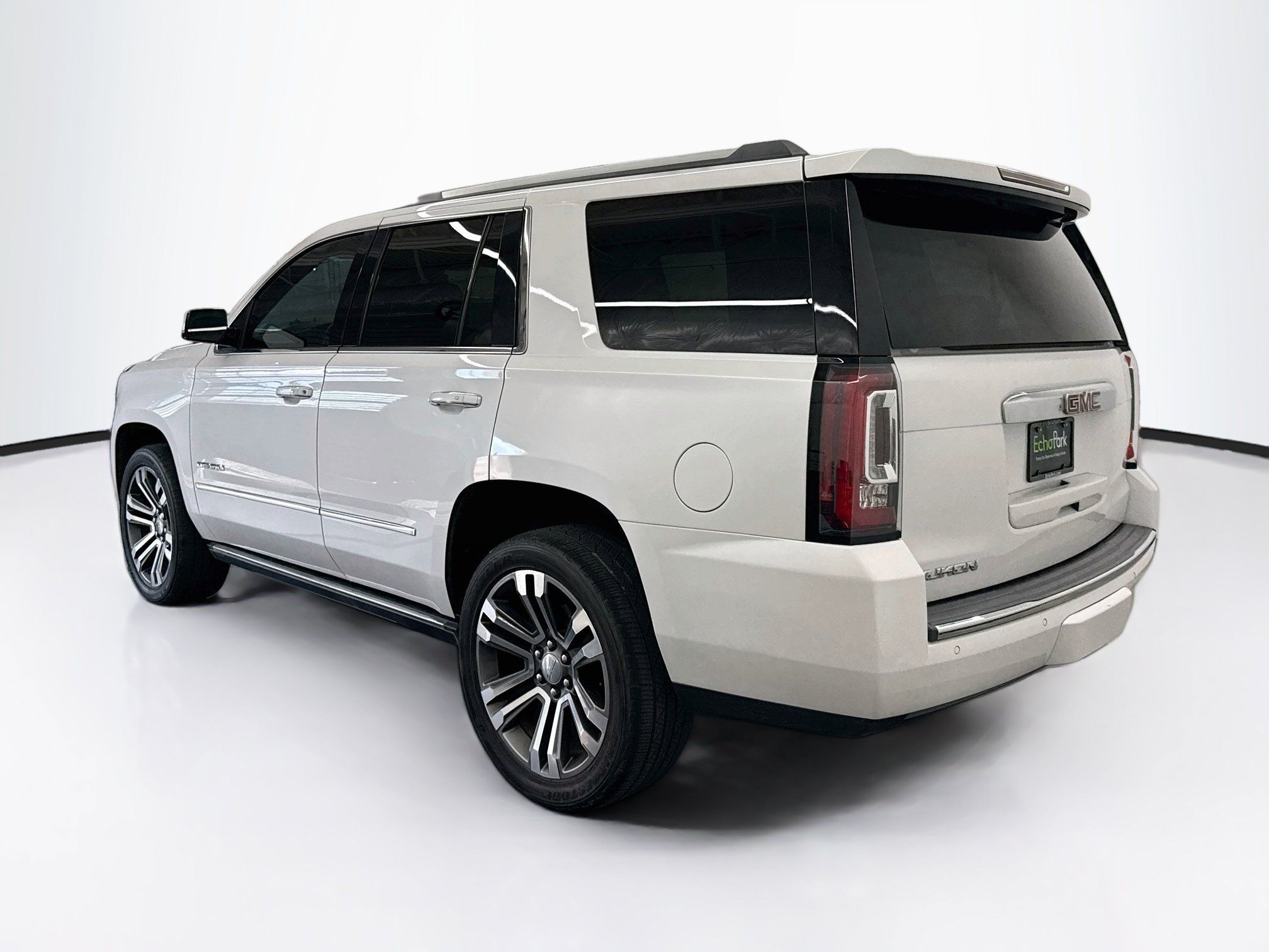 Used 2020 GMC Yukon Denali w/ Denali Premium Package RWD image 5