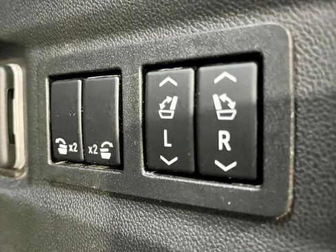 Used 2022 Chevrolet Tahoe High Country AWD/4WD image 5