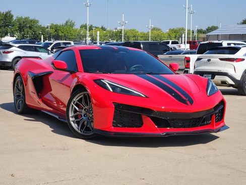 Used 2024 Chevrolet Corvette Z06 RWD image 2
