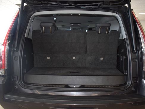 Used 2018 Cadillac Escalade Premium Luxury image 17